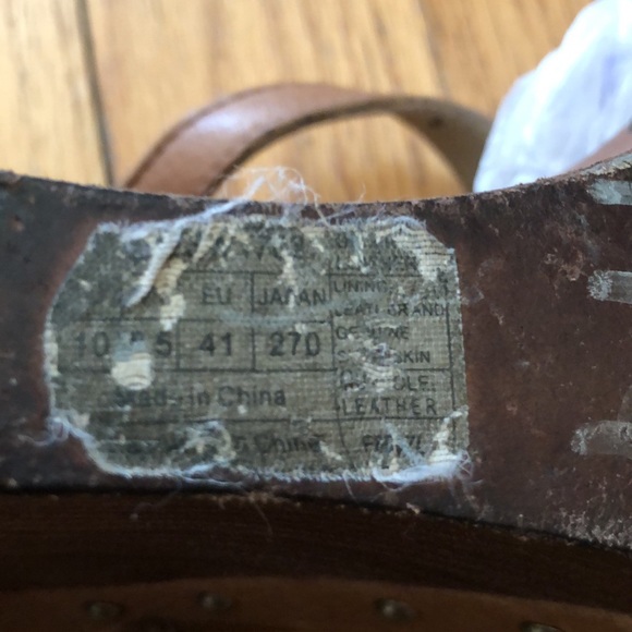 UGG Australia Leather Platform - Picture 5 of 8